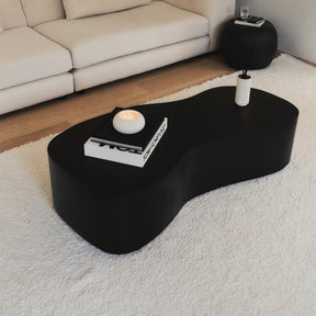 Arlo - Table basse minimale de Black de forme irrégulière