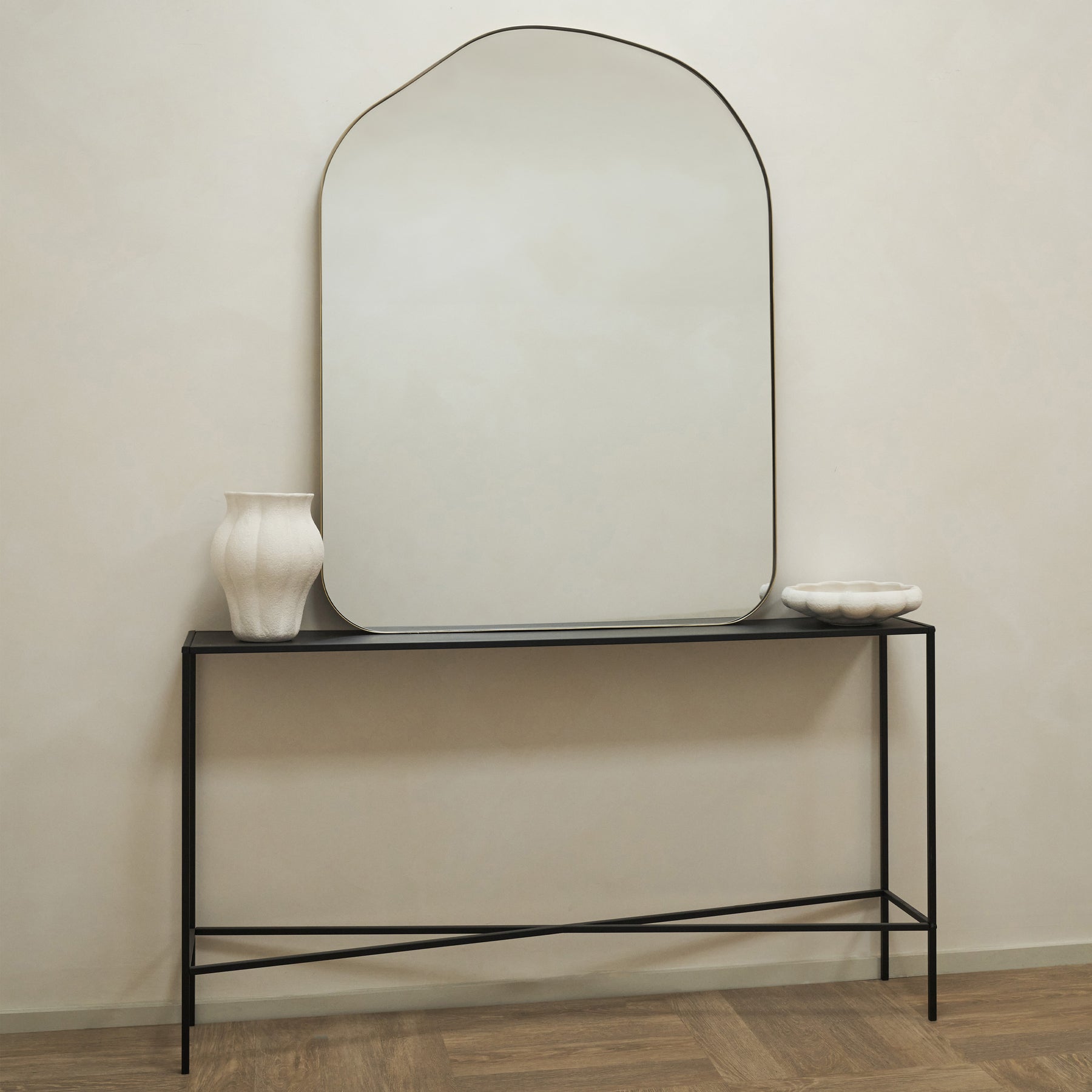 Astrid - Grand miroir mural en métal or irrégulier 120 cm x 90 cm